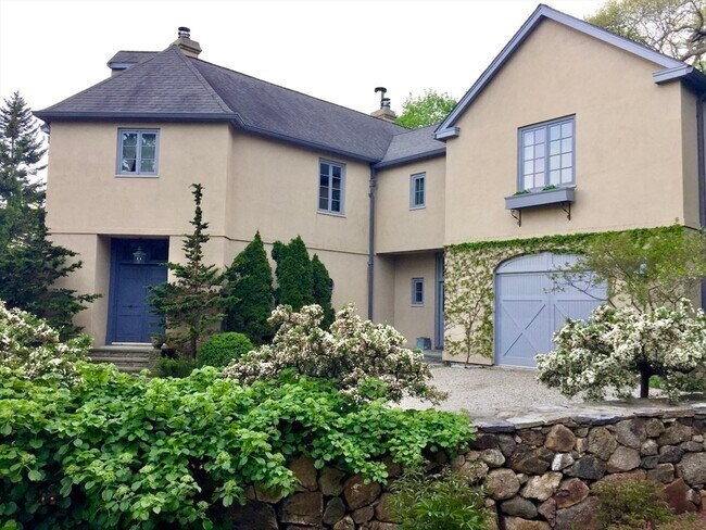 Building Photo - 918 Hale St