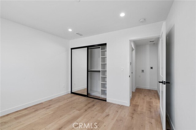 Building Photo - 11142 Woodley Ave
