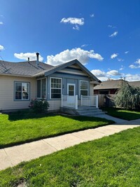 Building Photo - Meridian Home: 4 Bedrooms, Garage, & Prime...