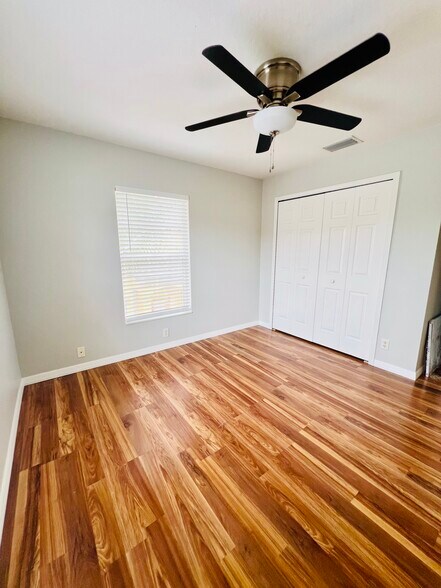 Building Photo - 3857 Island Way