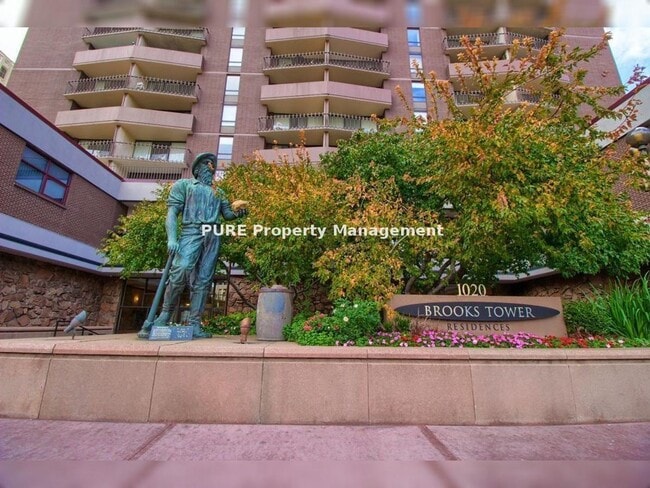 Building Photo - Large furnished studio apartment!