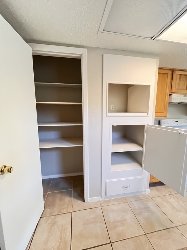 Building Photo - 16450 Hibiscus Ln