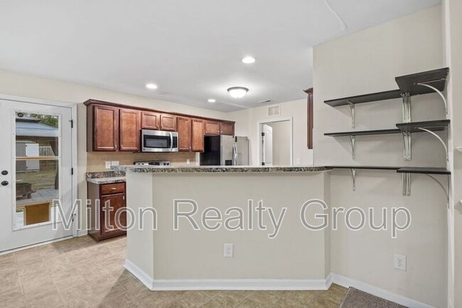 Building Photo - 111 Angel Oak Dr