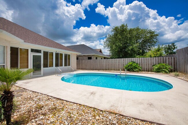 Building Photo - Luxury Living with Saltwater Pool, Florida Room & Generator