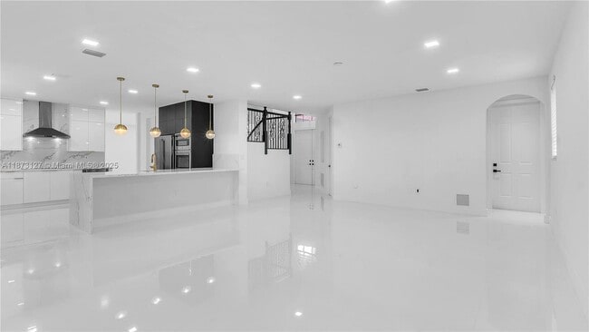 Building Photo - 7545 SW 188th Ln