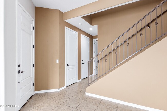 Building Photo - 17020 E Kiwanis Dr