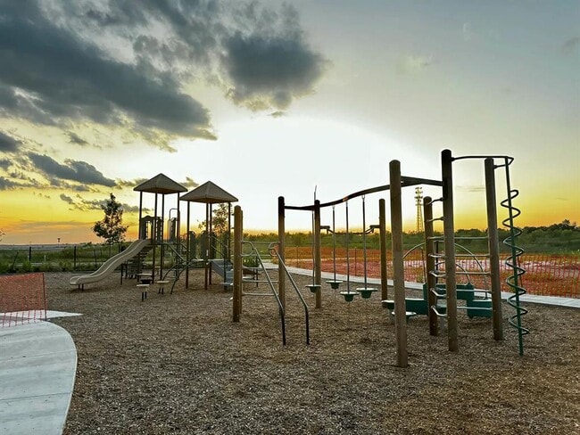 Building Photo - 1620 Purple Martin Dr