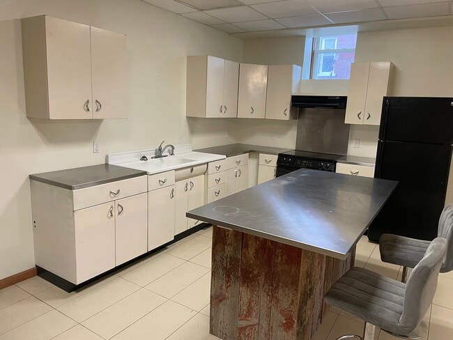 Building Photo - 514 Loras Blvd