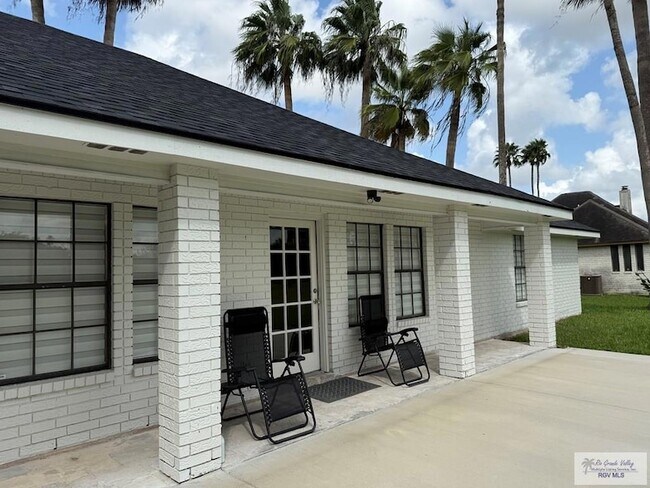 Building Photo - 48 Pizarro Ave