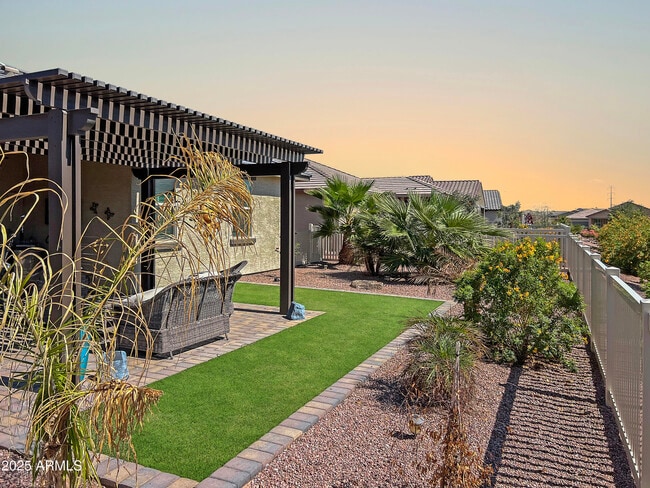 Building Photo - 41767 W Sagebrush Ct