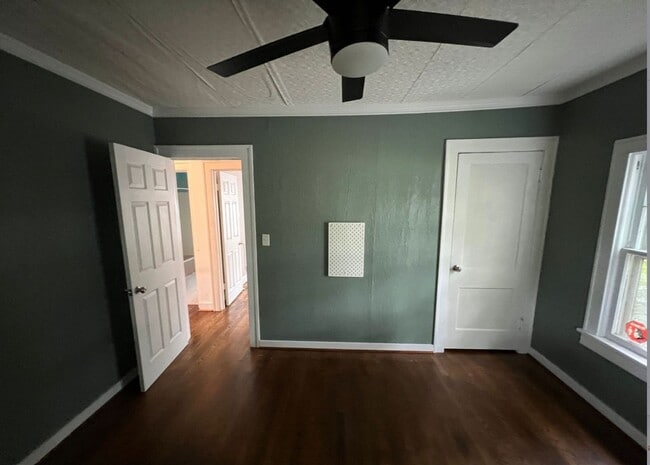Building Photo - Charming 3-Bed Home Near Loose Park & Plaza!