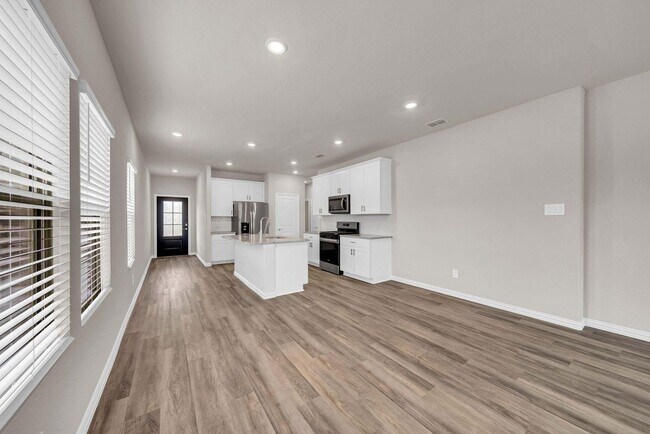 Building Photo - 417 Martell Rd