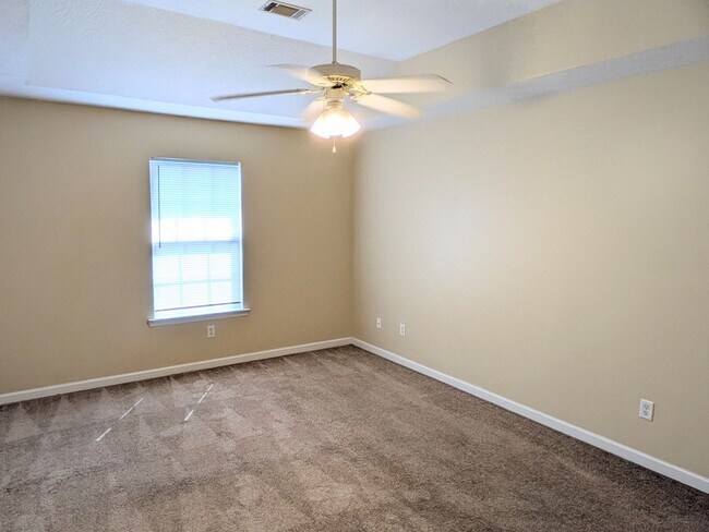 Building Photo - 407 Flowing Creek Dr