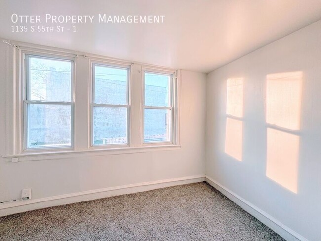 Building Photo - 1135 S 55th St