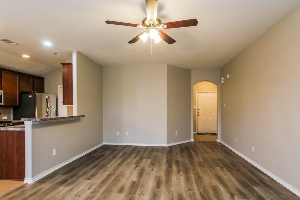 Building Photo - 801 Lovebug Ln