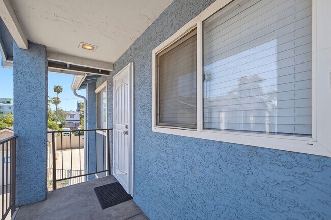Building Photo - 45 N Phyllis-208