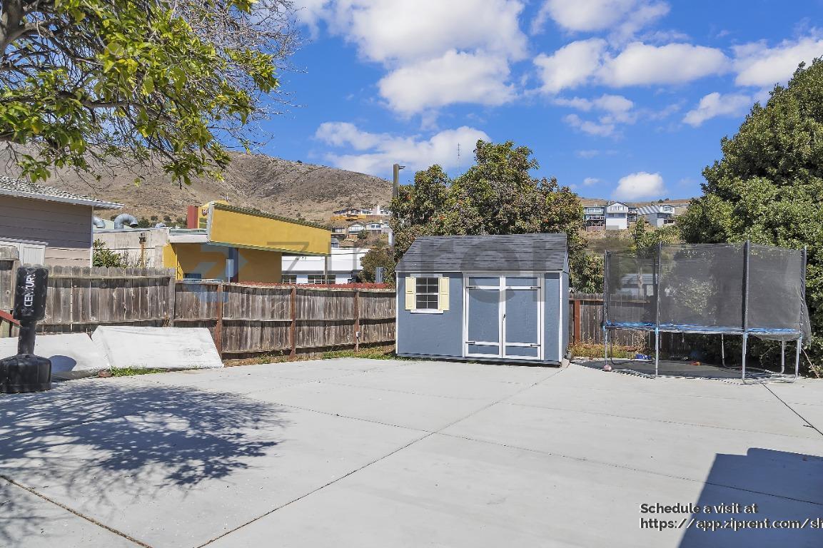 Building Photo - 860 Olive Ave