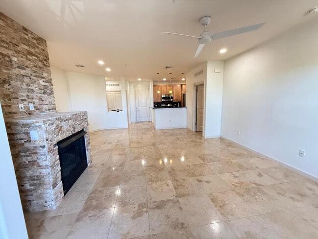 Building Photo - 7291 N Scottsdale Rd