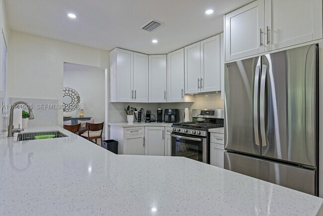 Building Photo - 10900 SW 124th St