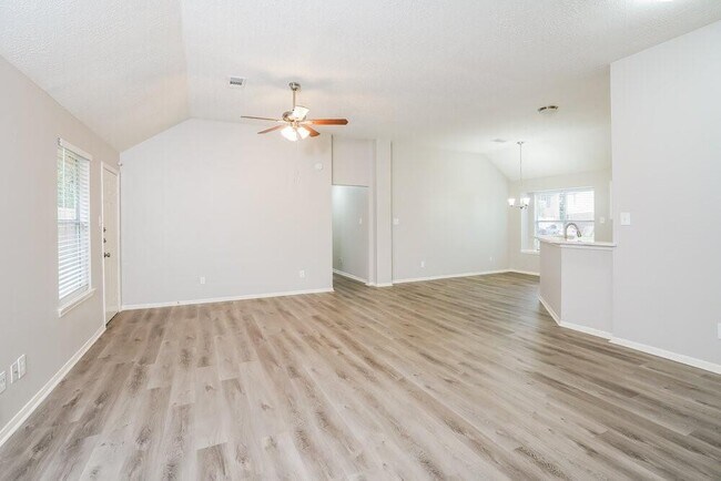 Building Photo - 5200 Rockwood Dr