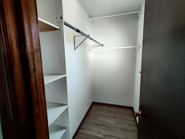 Building Photo - 3 bedroom townhouse