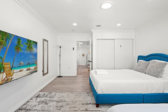 Building Photo - Fully Furnished 2BR Home w/ Private Entry ...