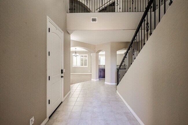 Building Photo - COMING SOON! Great Location!Stunning 6-bedroom Plus 7, 4.5-bathroom home located in Chandler