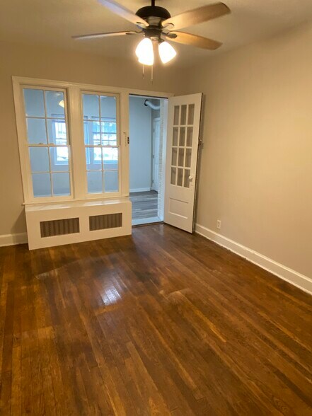 Building Photo - 3914 9th St NE