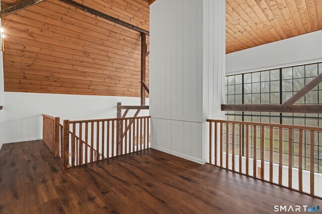 Building Photo - 42 Picketts Ridge Rd