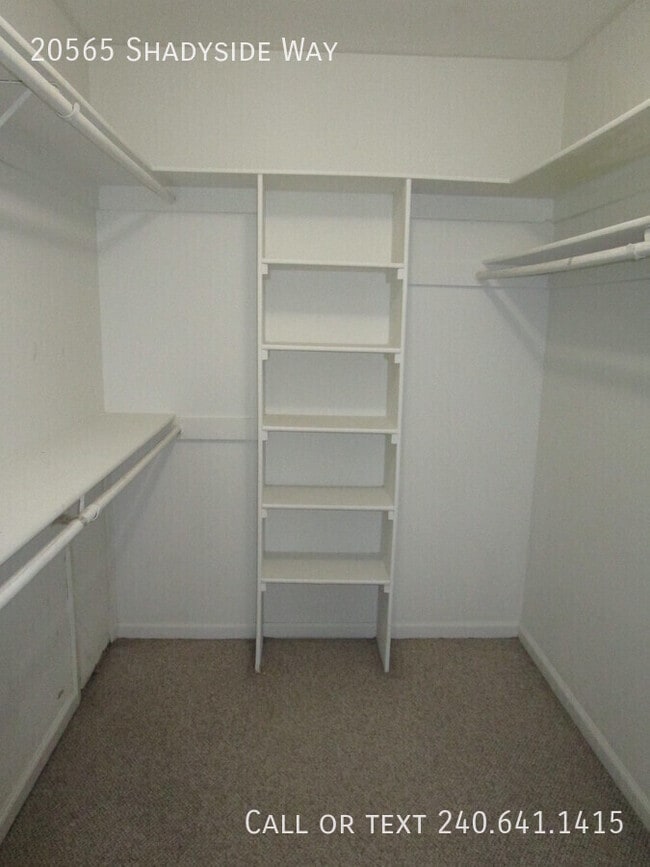 Building Photo - 20565 Shadyside Way