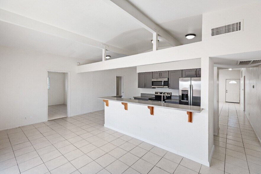 Building Photo - 221 Milinane Dr