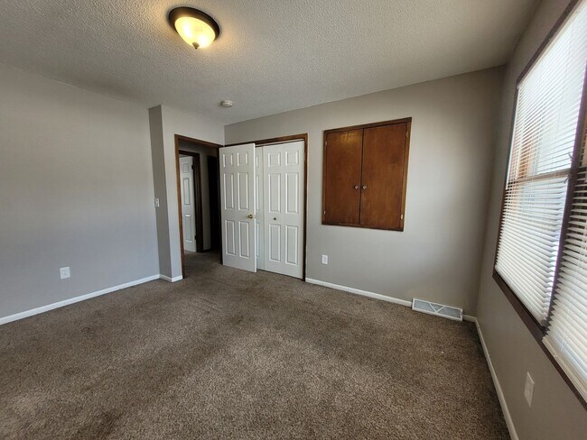 Building Photo - 1761-1763 E Lacona Avenue