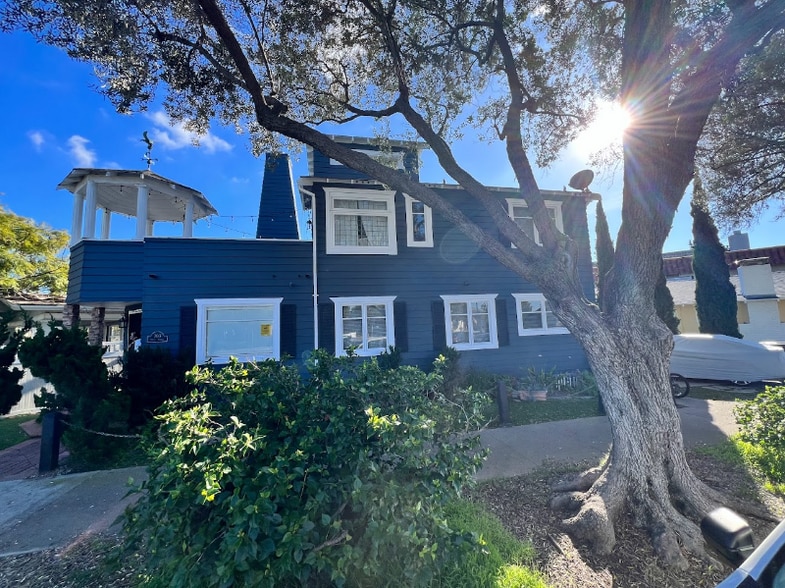 Primary Photo - 703 Olive Ave