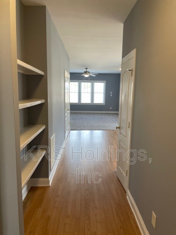 Building Photo - 1617 Mudham Rd