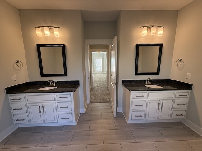 Building Photo - 1124 Watercress Ct