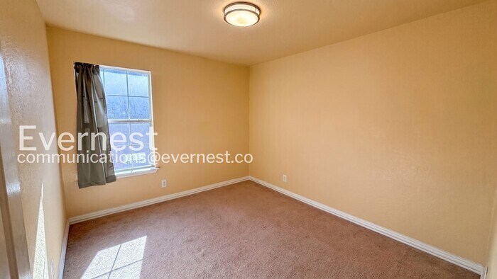 Building Photo - 3854 Cherokee Blvd