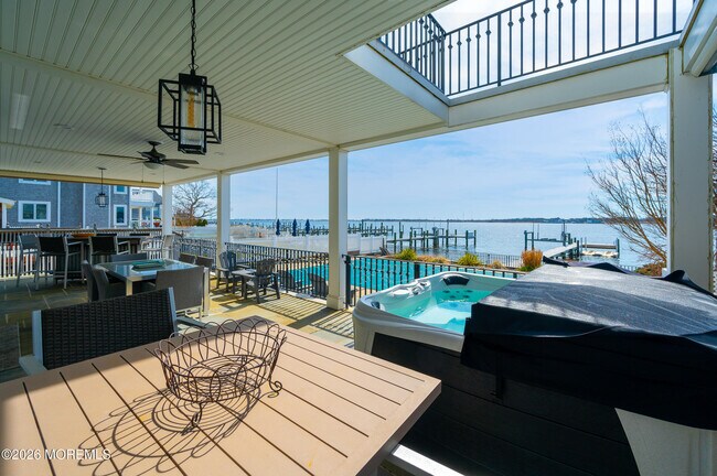 Building Photo - 709 Princeton Ave