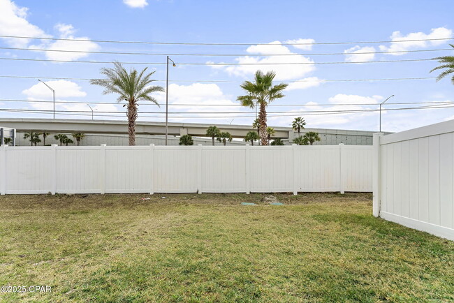 Building Photo - 7470 Shadow Lake Dr