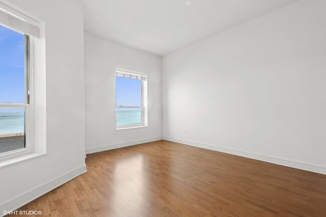 Building Photo - 850 N Lake Shore Dr