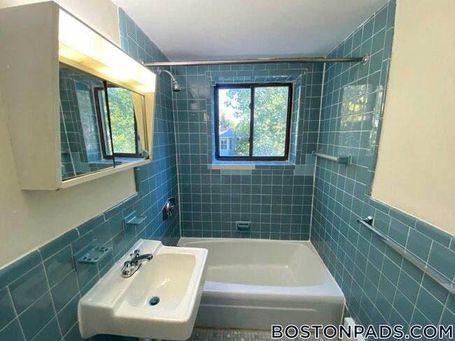 Building Photo - 15 Chester St