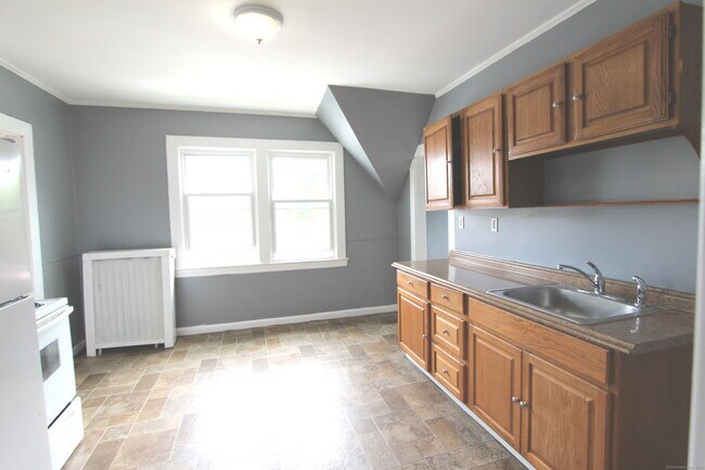 Building Photo - 47 Boulanger Ave