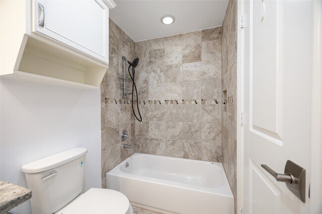 Building Photo - 418 Land Grant Dr