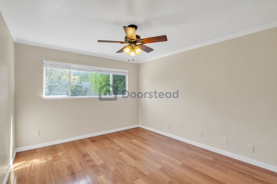 Building Photo - 505 Hiller St