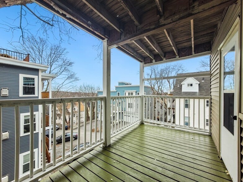 Building Photo - 17 Wachusett St