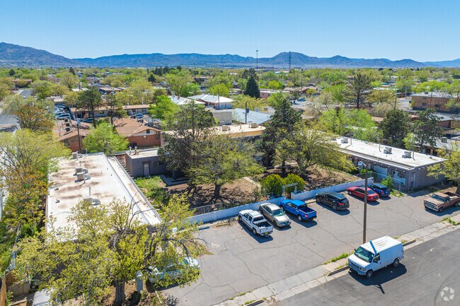 Building Photo - El Pueblito