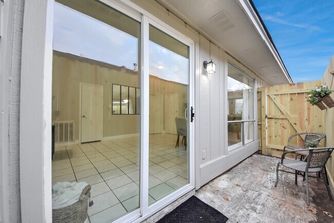 Building Photo - 20627 Burwood Cir