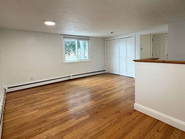 Building Photo - 53 St Germain St