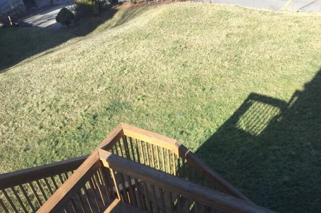 Building Photo - 2309 Wellington St