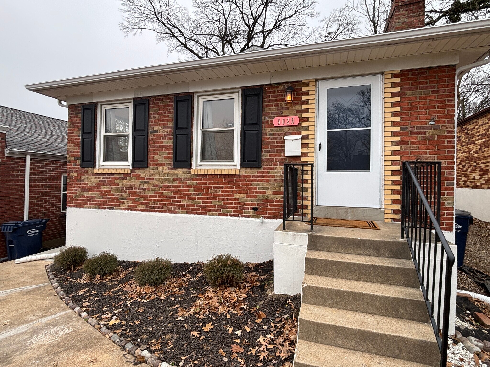 Building Photo - 5025 Lenox Ave