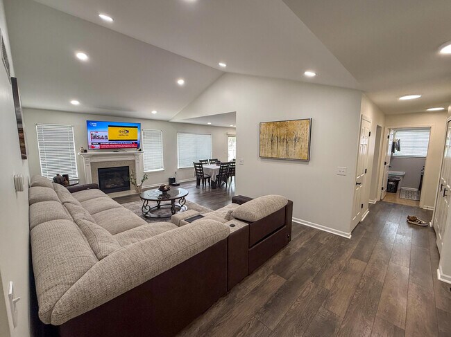 Building Photo - 38619 Watson Cir